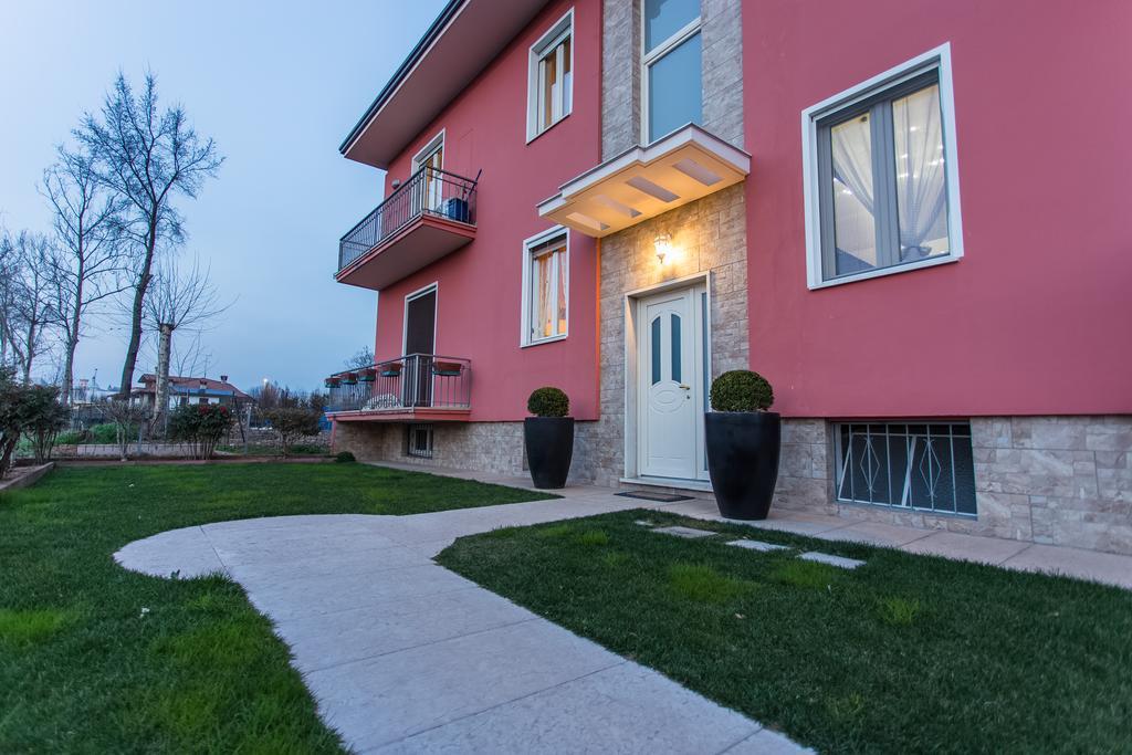 Lm House Apartment Lonato Exterior photo