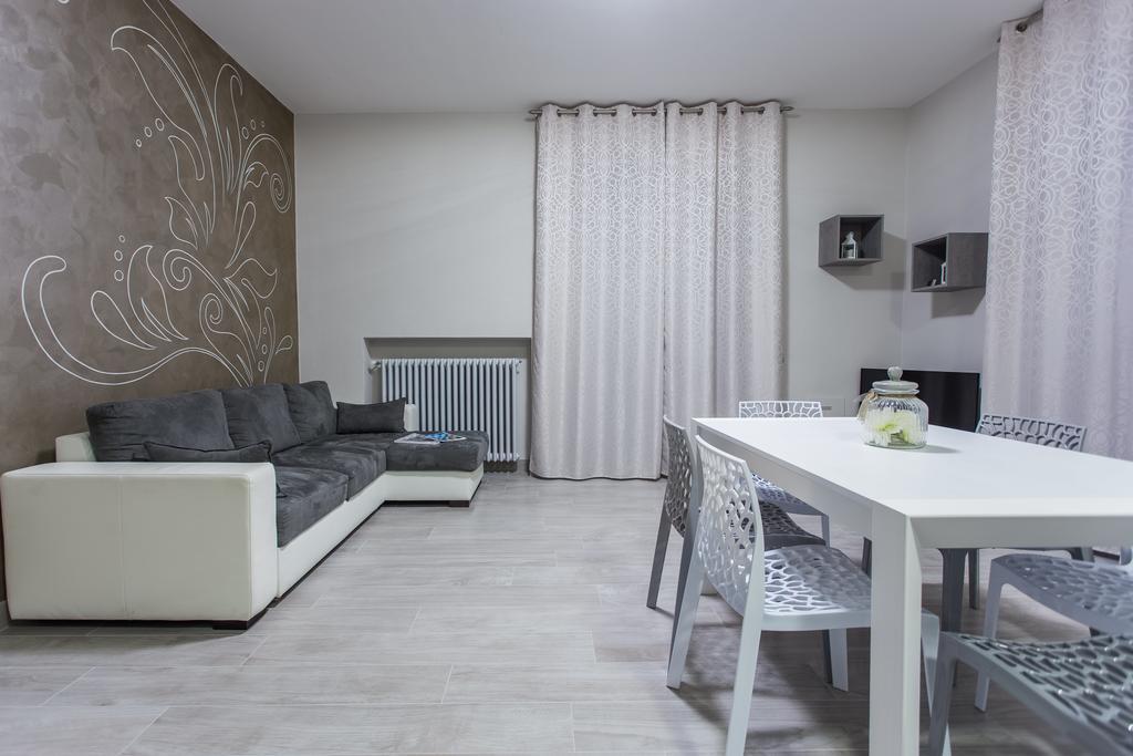 Lm House Apartment Lonato Exterior photo
