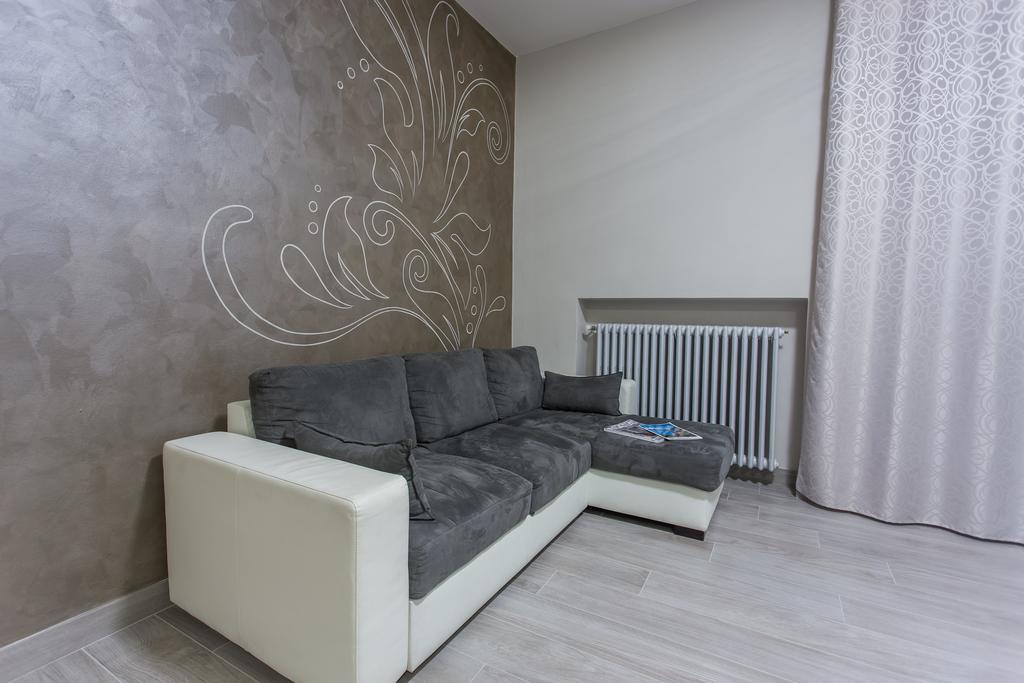 Lm House Apartment Lonato Exterior photo